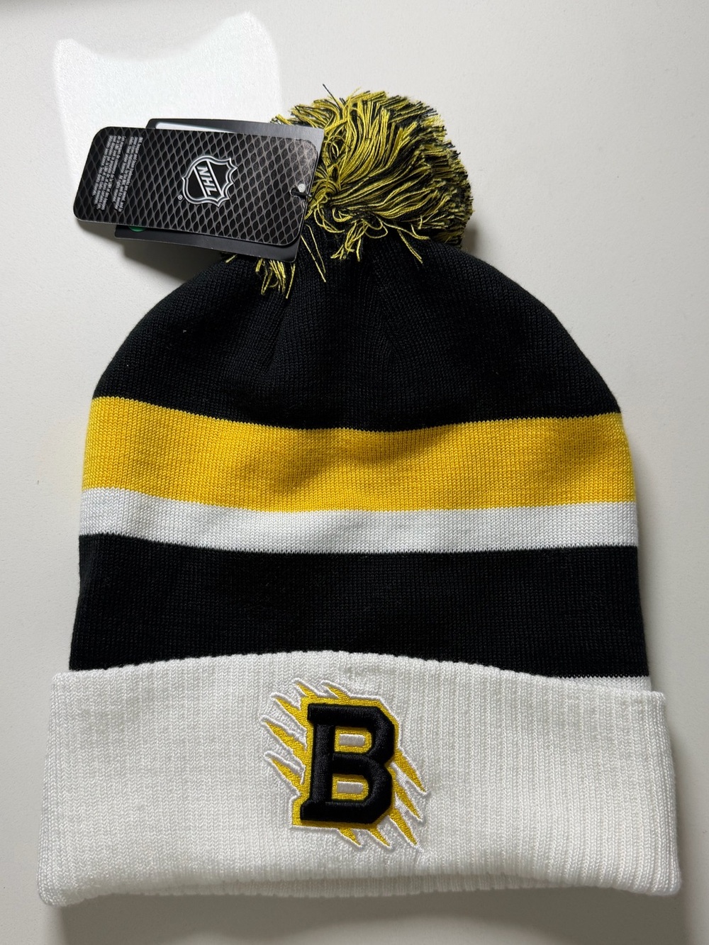 MENS Fanatics  Black Boston Bruins 2026 NHL Stadium Series Cuffed Knit Hat NEW